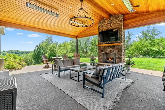 413 Wynstone Dr gallery image 18