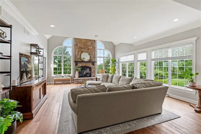413 Wynstone Dr gallery image 45