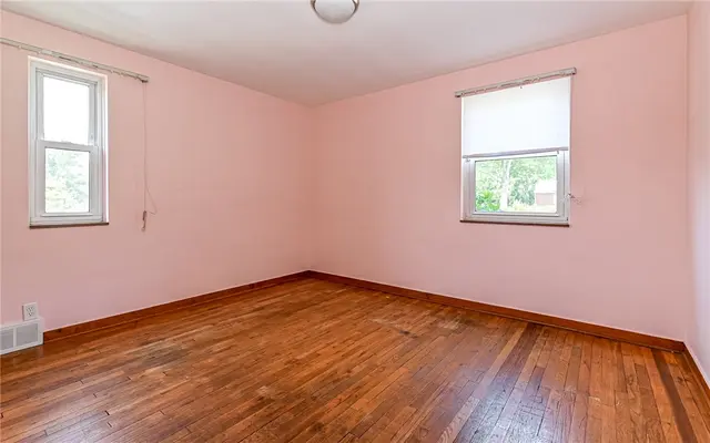 4130 Grandview Dr gallery image 12