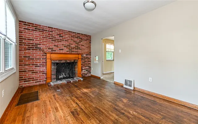 4130 Grandview Dr gallery image 20
