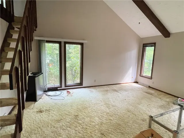 415 CANTERBURY TRAIL gallery image 39