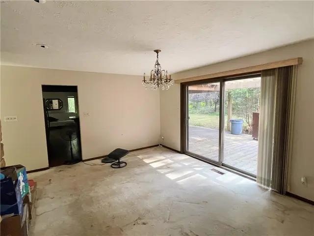 415 CANTERBURY TRAIL gallery image 45