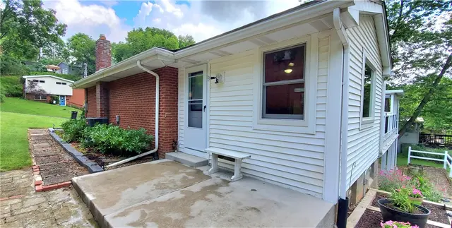 415 Hunter Dr gallery image 21
