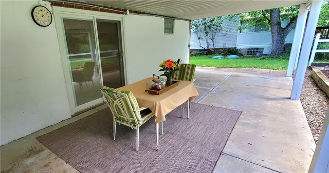 415 Hunter Dr gallery image 26