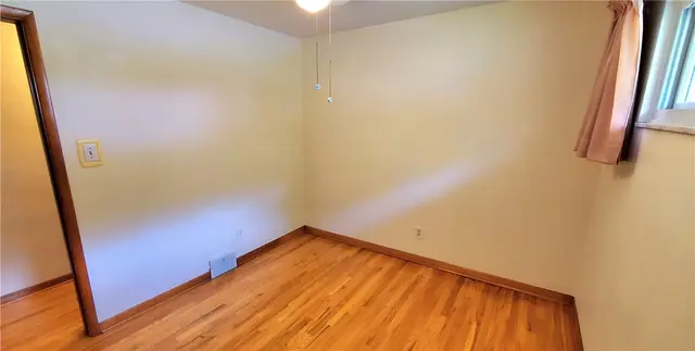 415 Hunter Dr gallery image 30