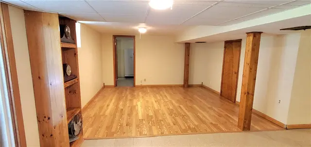 415 Hunter Dr gallery image 37