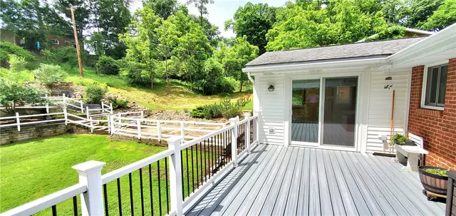 415 Hunter Dr gallery image 41