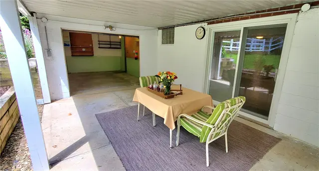 415 Hunter Dr gallery image 45