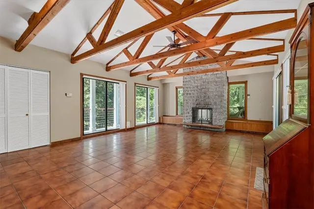 4151 Timberlane Dr gallery image 13