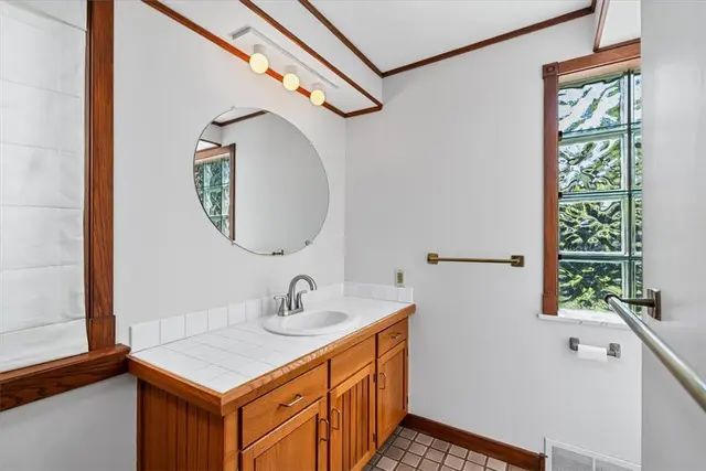 4151 Timberlane Dr gallery image 17