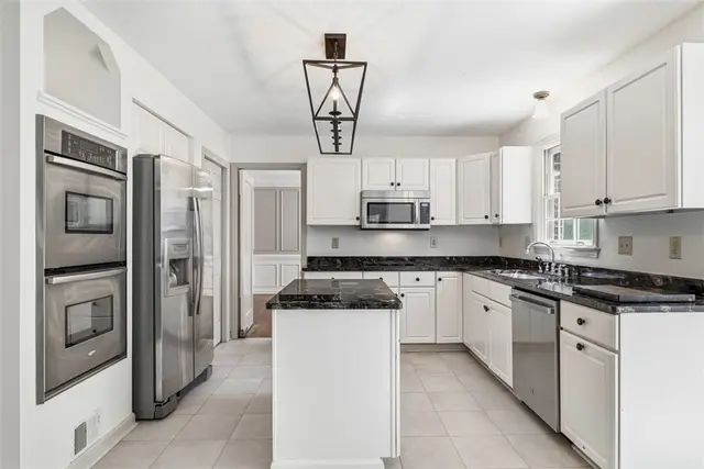416 Chestnut Grove gallery image 10