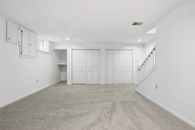 416 Chestnut Grove gallery image 13