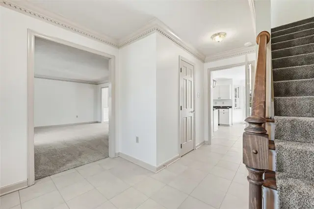 416 Chestnut Grove gallery image 38