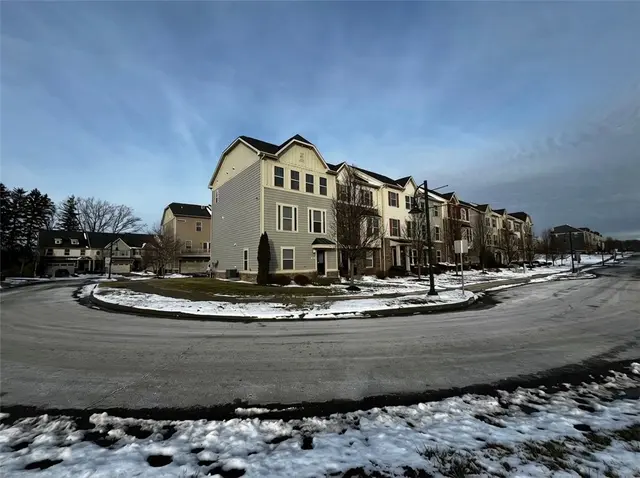 416 Fairmont Dr gallery image 3