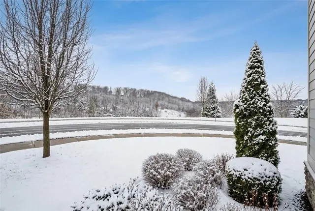 416 Fairmont Dr gallery image 4