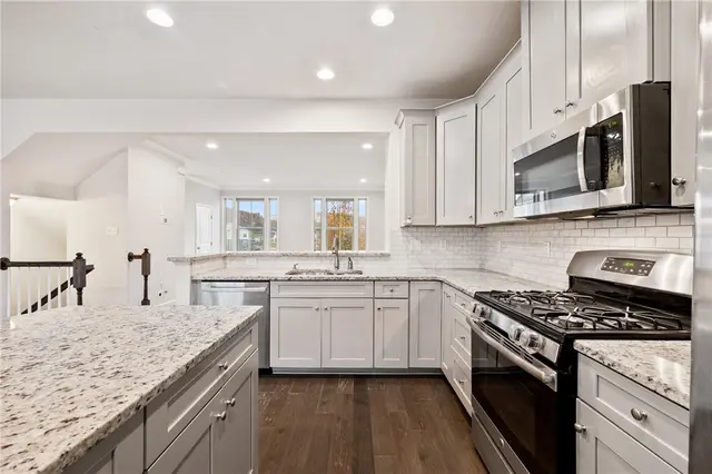 416 Fairmont Dr gallery image 25