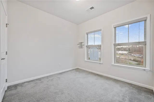 416 Fairmont Dr gallery image 36