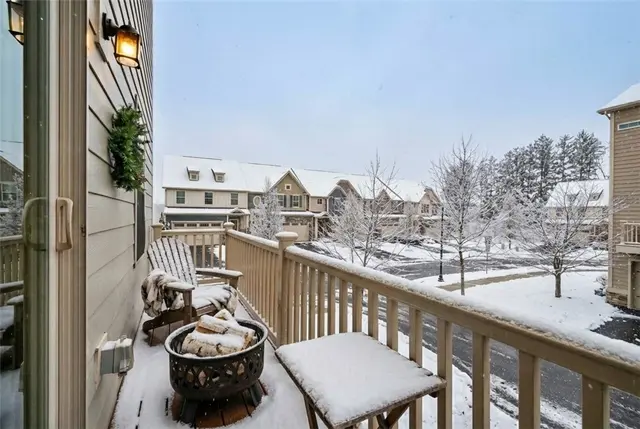 416 Fairmont Dr gallery image 42