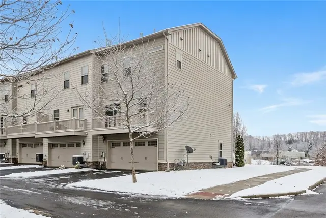 416 Fairmont Dr gallery image 44