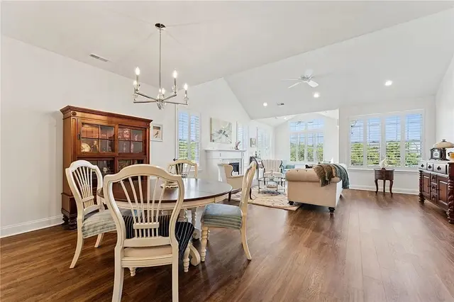 416 Freedom Dr gallery image 4