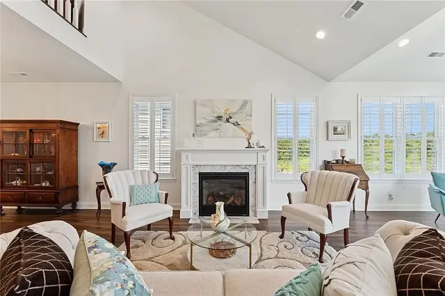 416 Freedom Dr gallery image 7