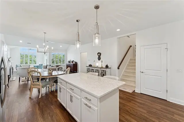 416 Freedom Dr gallery image 8