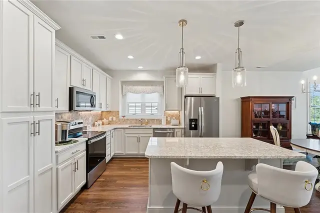 416 Freedom Dr gallery image 10