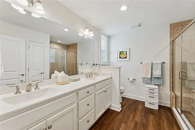 416 Freedom Dr gallery image 32