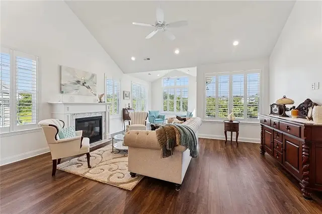 416 Freedom Dr gallery image 34