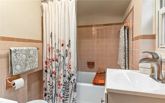 4166 Mount Royal Blvd gallery image 14