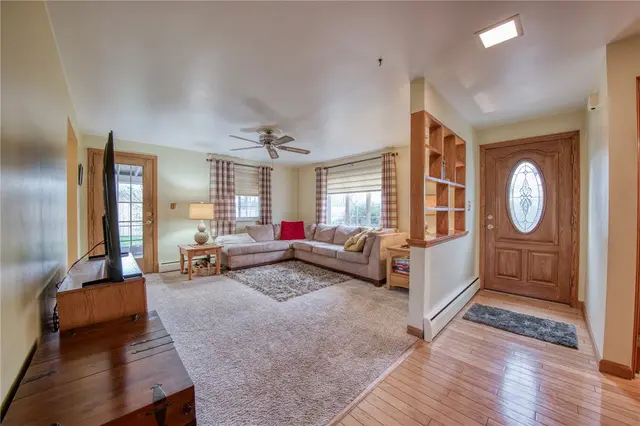 4166 Timberlane Dr gallery image 9
