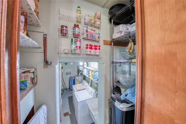4166 Timberlane Dr gallery image 16