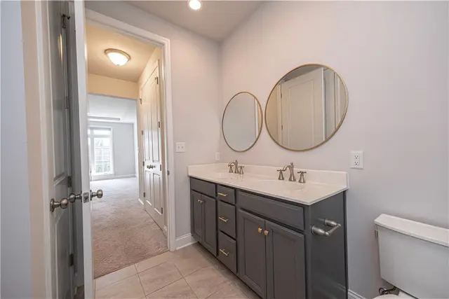 417 Roebling Ct gallery image 4