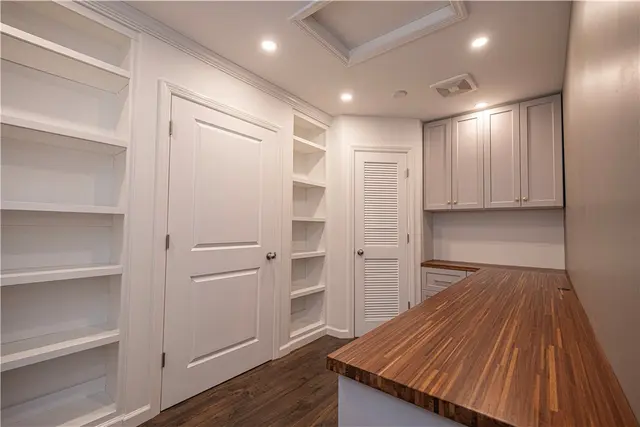 417 Roebling Ct gallery image 7
