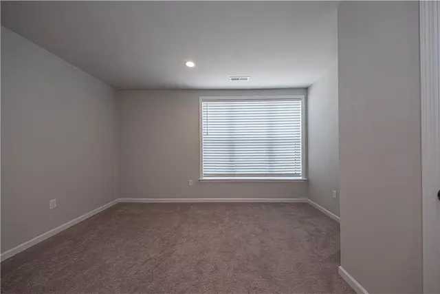 417 Roebling Ct gallery image 8