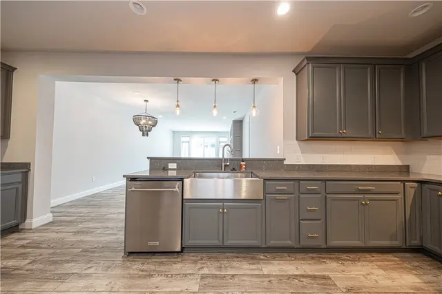 417 Roebling Ct gallery image 9