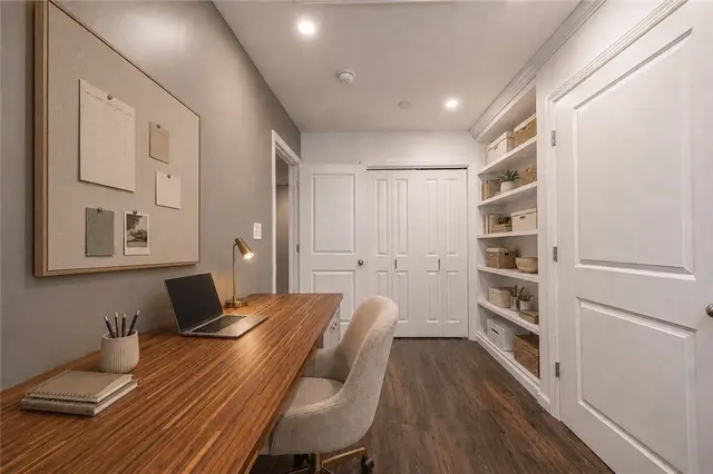 417 Roebling Ct gallery image 24