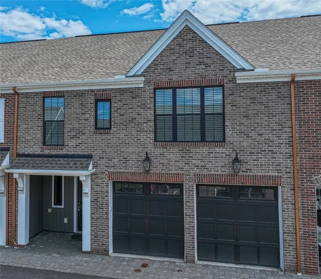 417 Roebling Ct gallery image 25