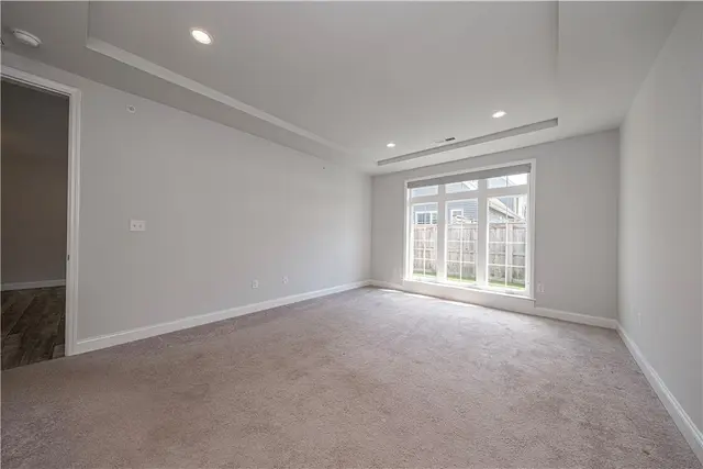 417 Roebling Ct gallery image 38