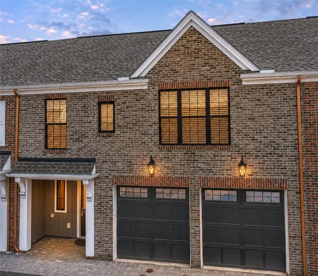417 Roebling Ct