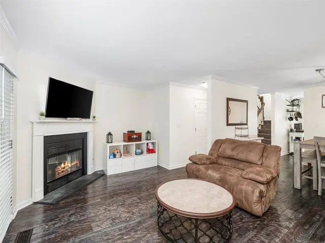 417 Ten Point Ln gallery image 8