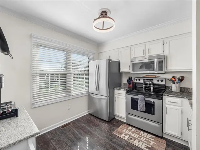 417 Ten Point Ln gallery image 15