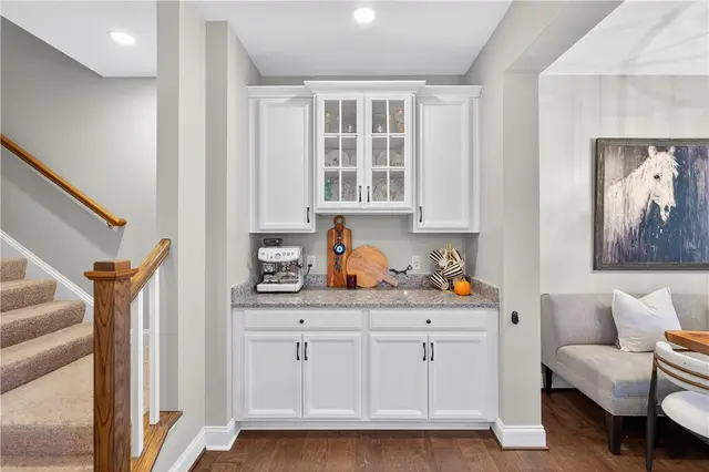 419 Roebling Ct gallery image 20