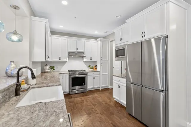 419 Roebling Ct gallery image 21