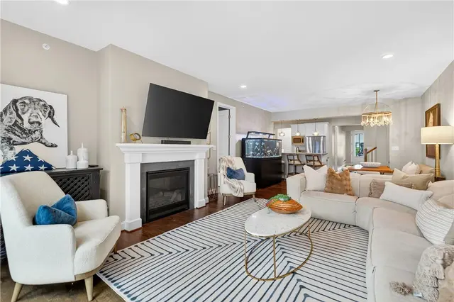 419 Roebling Ct gallery image 36