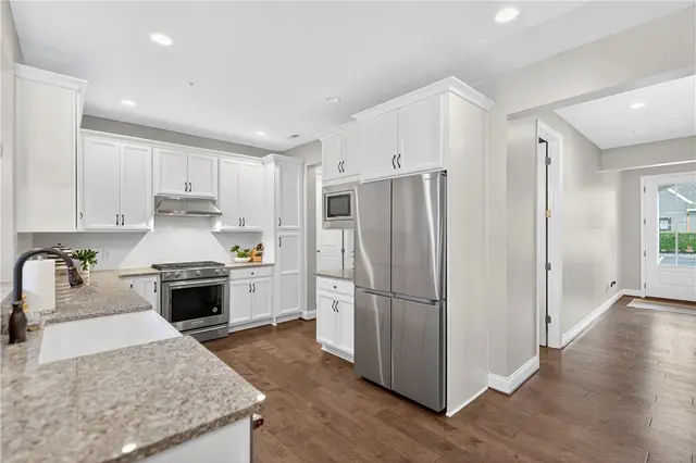 419 Roebling Ct gallery image 37