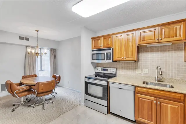 4203 Charlemagne Cir 4203 gallery image 3