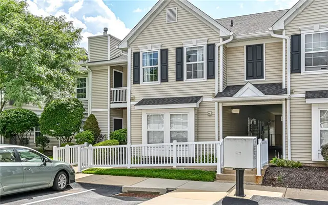 4205 Lenox Oval