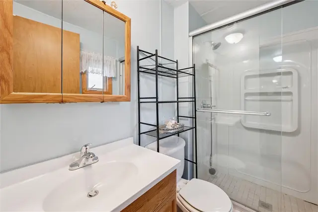421 Perry Cir gallery image 2