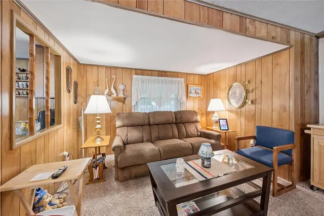 421 Perry Cir gallery image 9